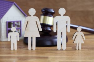 Revisione delle condizioni di divorzio: cause e procedimenti per la modifica degli accordi